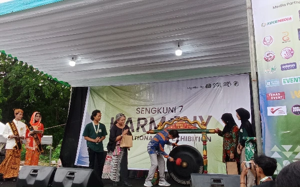 Thumbnail Berita - Sengkuni 7 Resmi Dibuka, Pameran Seni Internasional Angkat Tema Harmony sebagai Ruang Kontemplasi Seni