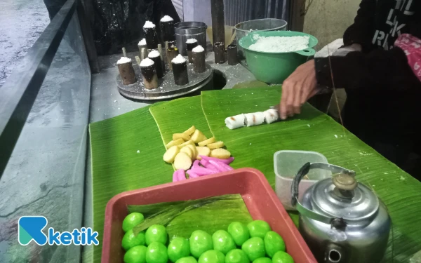Thumbnail Putu Legen Jagalan Malang 1983, Kuliner Tradisional Legendaris yang Tak Pernah Sepi Pengunjung