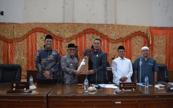 Thumbnail Berita - DPRD Pasaman Barat Tetapkan RAPBD 2026 Tanpa Defisit, Total Anggaran Rp1,13 Triliun