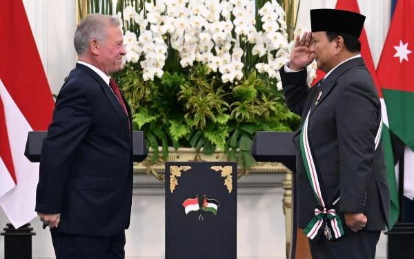 Thumbnail Raja Abdullah II Anugerahkan “The Bejewelled Grand Cordon of Al Nahda” kepada Presiden Prabowo