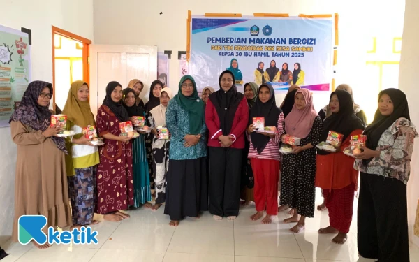 Thumbnail PKK Desa Sambiki Halsel Bagikan Makanan Bergizi untuk 30 Ibu Hamil