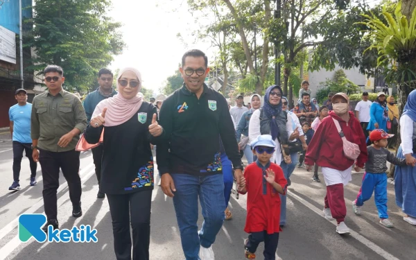 Thumbnail ‎Nurochman Ajak Masyarakat Hidup Sehat Melalui Mlaku Sedoyo Sehat