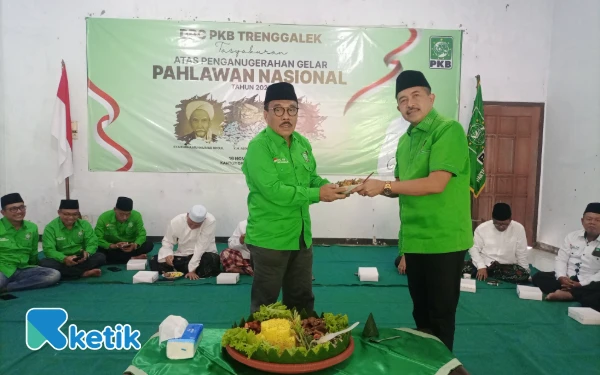 Thumbnail Berita - DPC PKB Trenggalek Gelar Tasyakuran Anugerah Pahlawan Nasional 2025