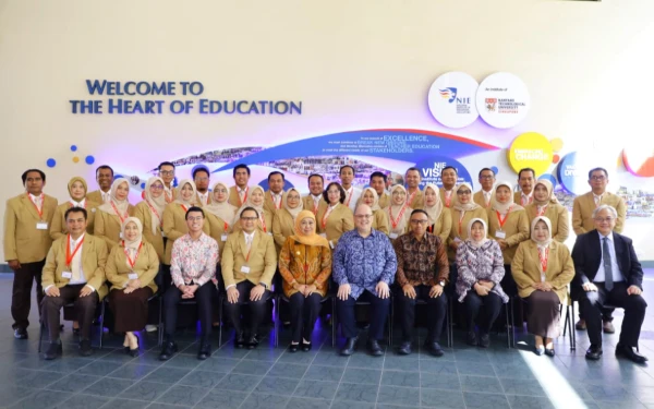 Thumbnail Gubernur Khofifah Tugaskan Disdik Jatim Terapkan Model Pendidikan NIE dan ITE West College Singapura