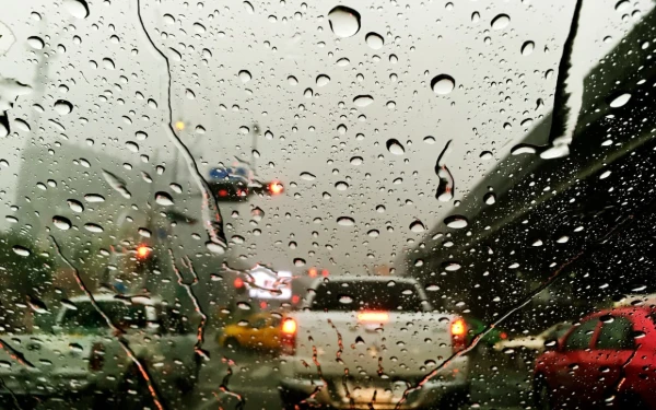 Thumbnail Waspada saat Melintasi Tol dalam Kondisi Hujan, Ini yang Perlu Diperhatikan