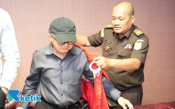 Thumbnail Tersangka Wilson Resmi Ditahan Terkait Dugaan Korupsi Kredit Bank Plat Merah untuk PT BSS & PT SAL