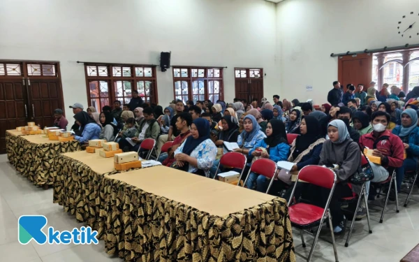 Thumbnail Berita - Ratusan Buruh Pabrik Rokok di Kota Batu Terima BLT DBHCHT