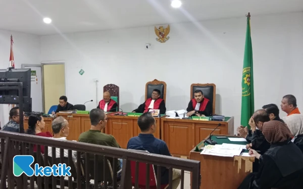 Thumbnail Kasus Penipuan Proyek Jalan Nasional, Suseno Didakwa Rugikan PT Aspalindo Rp3,3 Miliar