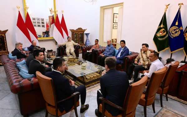 Thumbnail Prabowo Terima Michael Bloomberg di Istana, Bahas Peluang Kemitraan dengan Danantara dan Kesehatan Publik