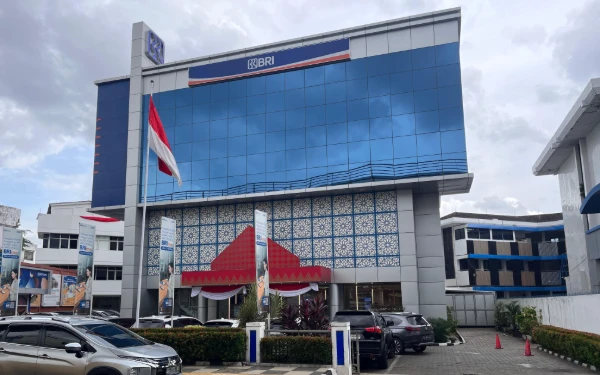 Thumbnail Berita - Dorong UMKM dan Ekonomi Daerah, BRI Region 4 Palembang Salurkan KUR Rp6,9 Triliun Hingga Oktober 2025