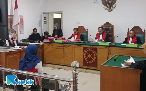 Thumbnail Ebot Resmi Dipenjara 4,5 Tahun dalam Perkara Kepemilikan 56 Paket Sabu dan Ekstasi