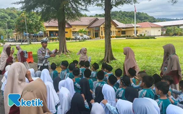 Thumbnail Berita - Edukasi Lalu Lintas Sejak Dini, Satlantas Polres Abdya Libatkan Murid TK