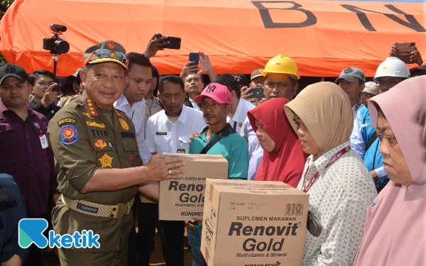 Thumbnail Berita - Mendagri Tinjau Lokasi Longsor di Cilacap, Arahan Presiden untuk Memobilisasi