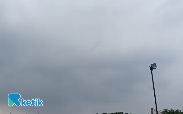 Thumbnail Kota Surabaya dan Banyuwangi Diprediksi Berawan Hari Ini! Cek Daerahmu Sekarang