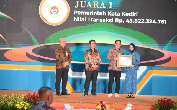 Thumbnail Berita - Pemkot Kediri Raih Penghargaan Transaksi Terbesar Jatim Bejo, Tembus Rp43,8 Miliar