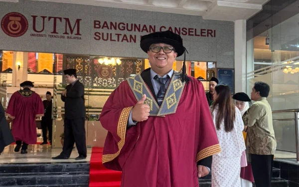 Thumbnail Berita - ‎AIfi Nurhidayat, Kadis PUPR Kota Batu Raih Gelar Doktor di Malaysia