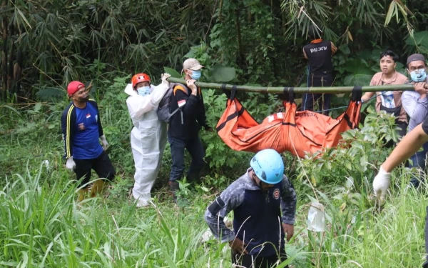 Thumbnail Temas Gempar, Mayat Pria Ditemukan Mengapung di Sungai Brantas Kota Batu