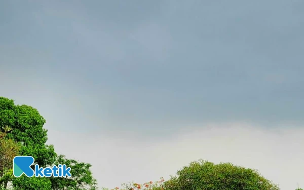 Thumbnail Cuaca Kota Surabaya 21 November 2025 Diprakirakan Hujan Ringan, Begitu Juga Kota Mojokerto