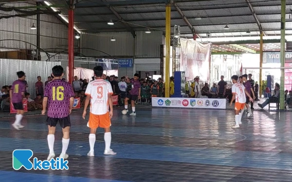 Thumbnail Digelar Perdana, Ajang Futsal Bupati Kediri Cup 2025 Sedot Antusiasme Pelajar