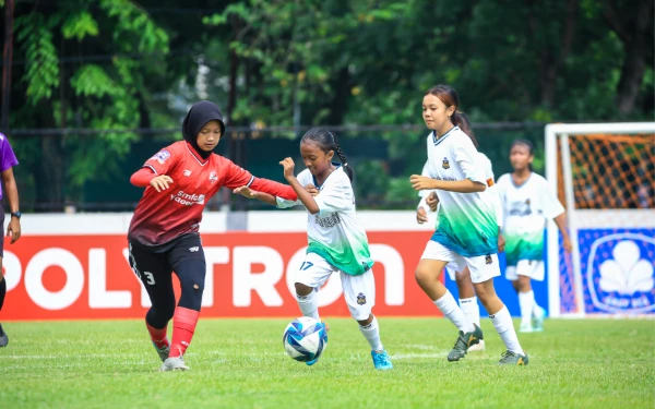 Thumbnail Hasil Pertandingan Sepak Bola Putri U-15, Srikandi Mojopahit Libas Star Generation 4-0