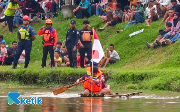 Thumbnail Berita - Ikon Baru Trenggalek! Balap Gethek Hidupkan Kembali Sejarah Sungai Dam Widoro Lewat Festival Sungai Likaliku