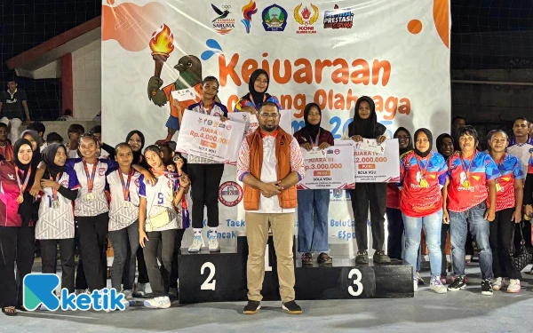 Thumbnail Berita - Alcatraz dan Horeshi Juara Saruma 2025, Bupati Bassam Resmi Menutup Kejuaraan