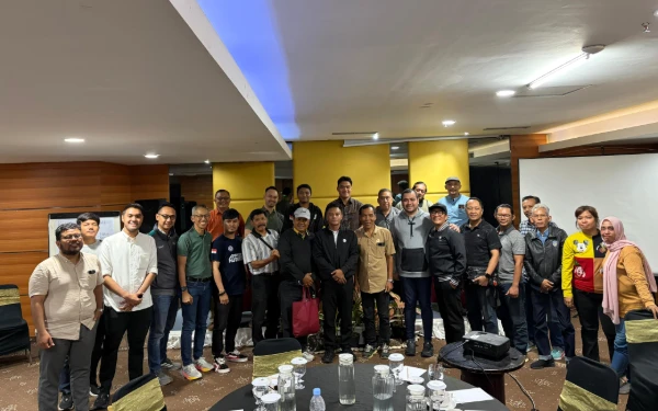 Thumbnail Profil Arderio Hukom, Ketua KONI Surabaya 2025-2029