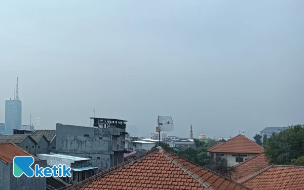 Thumbnail Kota Surabaya dan Bangkalan Diprediksi Hujan Ringan Hari Ini! Cek Daerahmu Sekarang