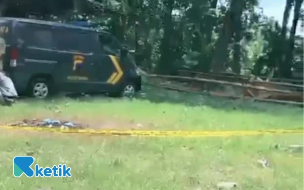 Thumbnail Berita - Songgom Brebes Gempar! Mayat Pria Ditemukan di Bekas TPK Perhutani, Diduga Korban Pembunuhan
