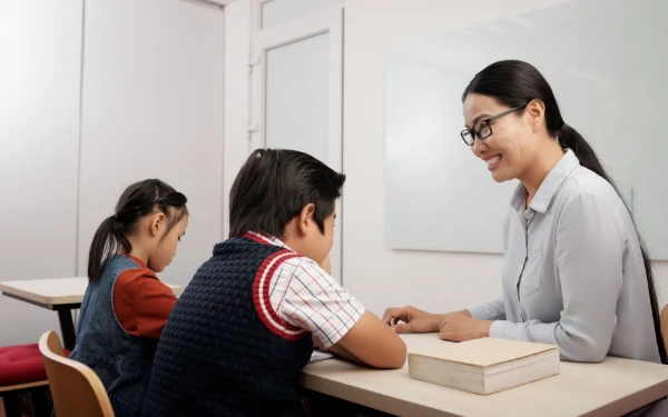 Thumbnail Menghayati ‘Hymne Guru’: Profil Sartono dan Lirik Lengkap Lagu Penghormatan untuk Pendidik