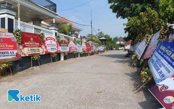 Thumbnail Berita - Pelantikan Ketua Korwil PKDI Madura Raya Bun Wid Banjir Karangan Bunga Tokoh Nasional