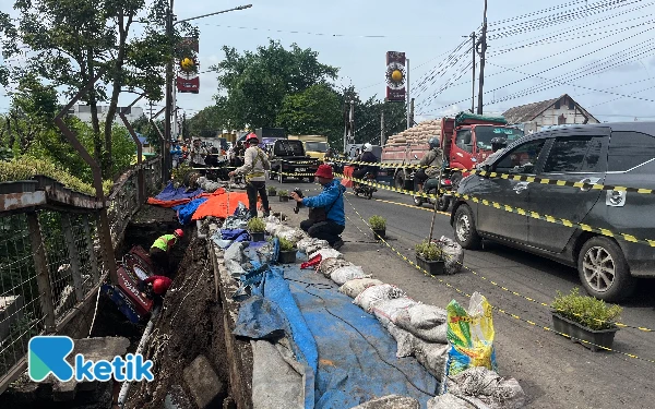 Thumbnail Awas Macet! Jembatan Embong Brantas Malang Berlaku Buka-Tutup 2-13 Desember, Simak Pengalihan Arus