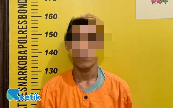 Thumbnail Gerak Cepat Satresnarkoba Polres Bondowoso, Dua Kurir Sabu Ditangkap saat Melintas di Arak–Arak