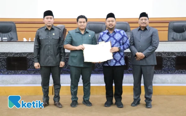 Thumbnail Berita - DPRD Gresik Tetapkan Empat Ranperda Prioritas, Sentuh Migran hingga Perangkat Desa
