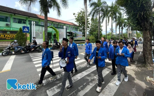 Thumbnail Berita - PMII Pacitan Minta Polisi Terbuka Terkait Penyidikan Dugaan Korupsi yang Seret 14 Saksi