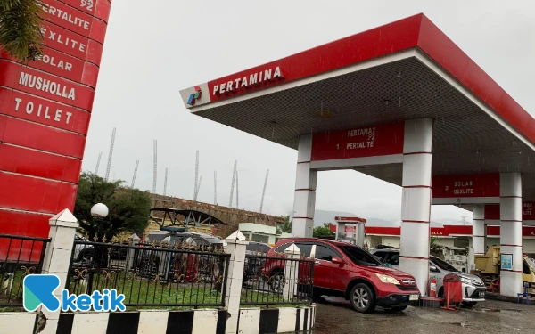 Thumbnail Berita - Genset Rusak, SPBU Babahrot Lumpuh: Harga BBM Melejit hingga Rp50 Ribu Per Botol
