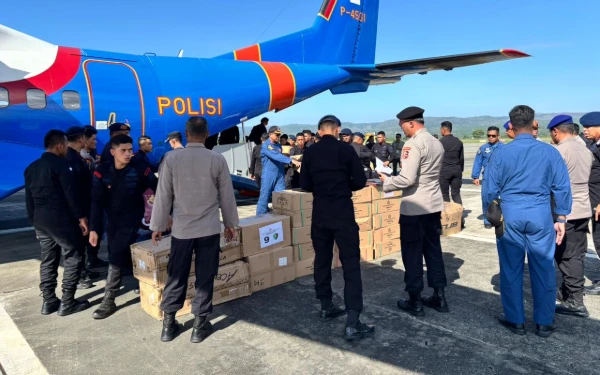 Thumbnail Berita - Mabes Polri Kirim 2,5 Ton Logistik dan Ransum Bencana ke Aceh