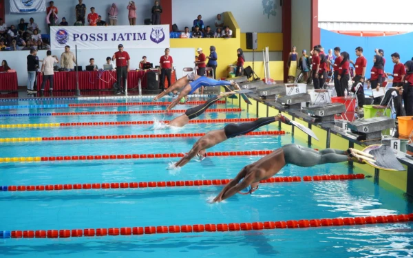 Thumbnail Surabaya Juara Umum Finswimming Piala Gubernur Jatim 2025! Raih 22 Emas di Malang