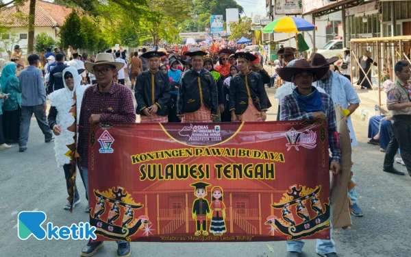 Kostum Domba dan Tarian Dero Bikin Heboh! Disnakeswan Lebak Tampilkan Filosofi Peternakan di Pawai HUT Ke-197