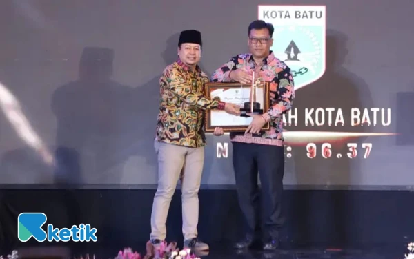 Thumbnail Pemkot Batu Raih Predikat Informatif di KI Award 2025, Nilai Melonjak Jadi 96,37
