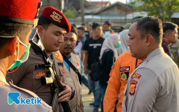 Thumbnail Berita - Polres Abdya Terjunkan Personel ke Medan Berlumpur, Bantu Korban Banjir Aceh