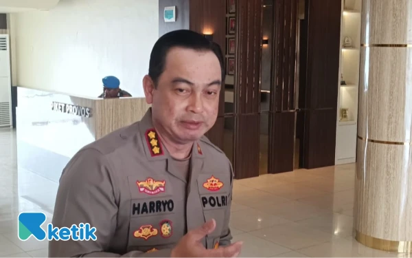 Thumbnail Identitas Pelaku Terkuak, Polisi Kepung Pelarian Perampok Pasutri di 15 Ilir