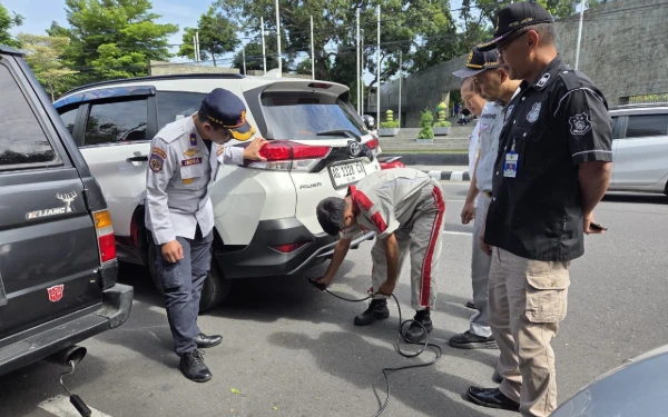 Thumbnail Berita - Pemkot Kediri Gelar Uji Emisi Kendaraan Gratis untuk Tingkatkan Kesadaran Masyarakat Menjaga Lingkungan