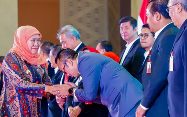 Thumbnail Gubernur Khofifah Kukuhkan 51 Anggota Forum Industri Hijau Jatim, Dorong Transformasi ke Blue Industry 2025–2027