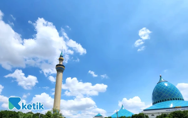 Thumbnail BMKG: Cuaca Kota Padang 3 Desember 2025 Cerah Berawan, Sejumlah Kota Lain Diprakirakan Hujan Ringan