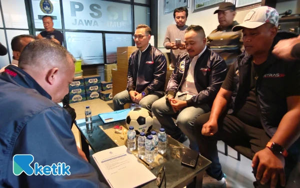 Thumbnail KP Asprov PSSI Jatim Terima Berkas Pencalonan Raja Siahaan, Makin Rahmat: Masa pendaftaran Masih Buka