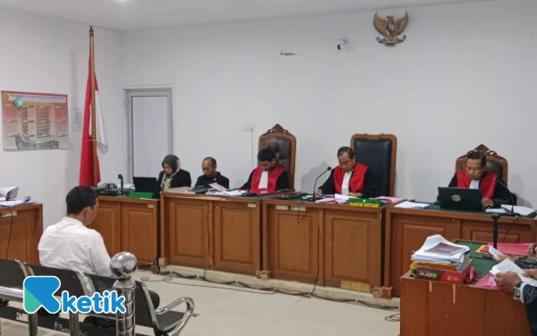 Thumbnail Penasihat Hukum Minta Kasus APAR Empat Lawang Dibatalkan, Sebut Dakwaan Kabur