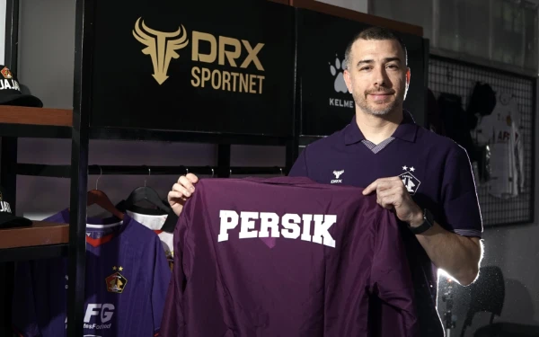 Thumbnail Berita - Marcos Reina Torres Resmi Nakhodai Persik Kediri, Gantikan Ong Kim Swee