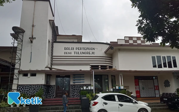 Thumbnail Mengejutkan! Balai Desa Tulungrejo Kota Batu Pernah Jadi Vila Pengusaha Es Krim Jerman