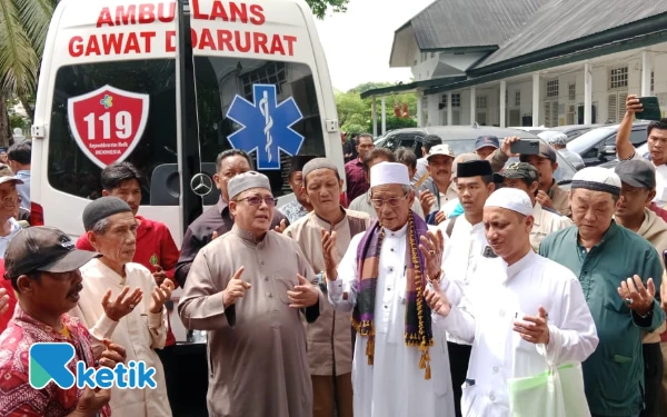 Thumbnail Tokoh Majelis Taklim Palembang Kawal Haji Alim di Persidangan, Beri Dukungan Moral